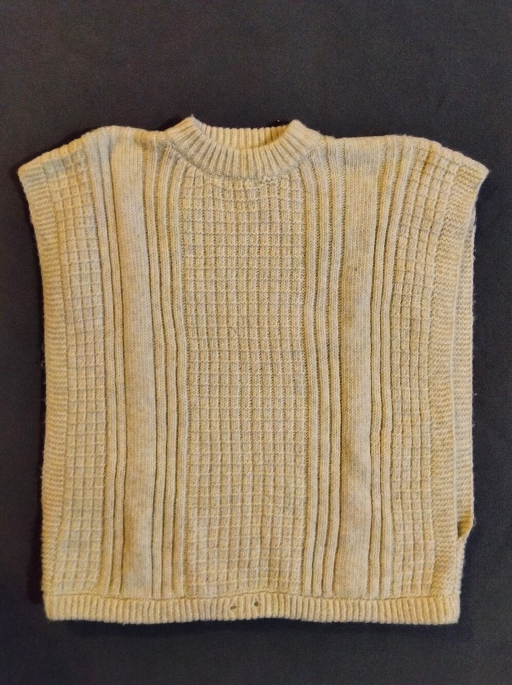 Universal Goods Cozy Chunky Knit Sweater in Pale Yellow and Cream